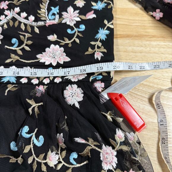 Mac Duggal NWT Floral Embellished Embroidered Gown Blouson Sleeves Size 16 Black - Picture 8 of 10